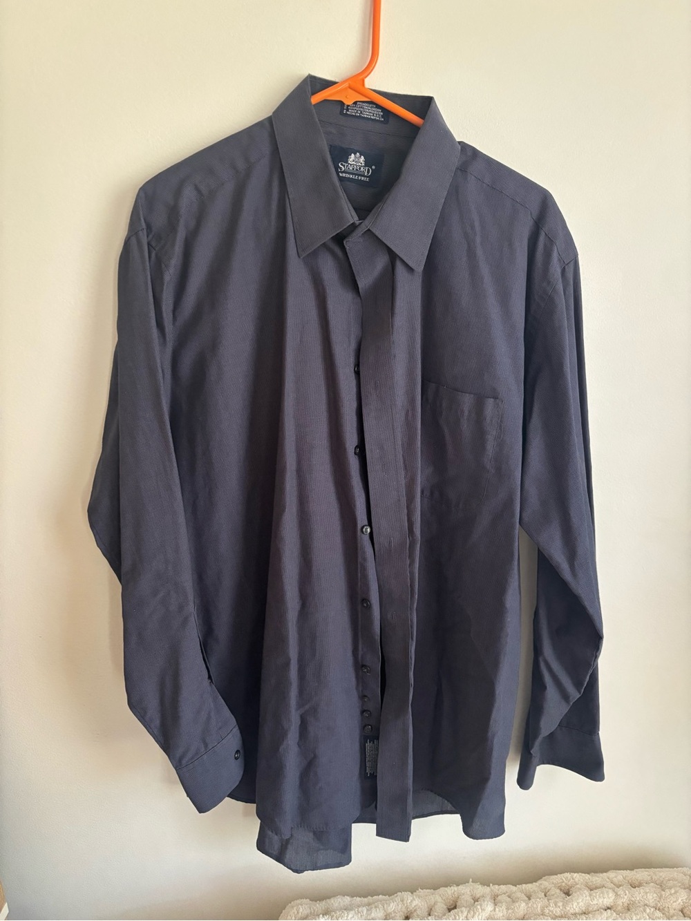 Stafford Men's Long-Sleeve Dress Shirt in Charcoal